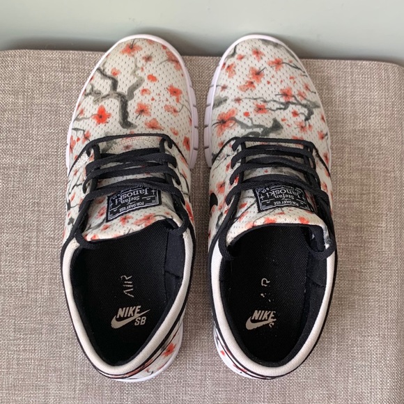 SOLD‼️Nike SB ‘Cherry Blossom’ - Picture 5 of 12
